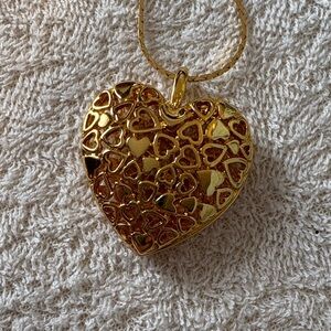 Avon Gold Heart Cluster Pendant Necklace